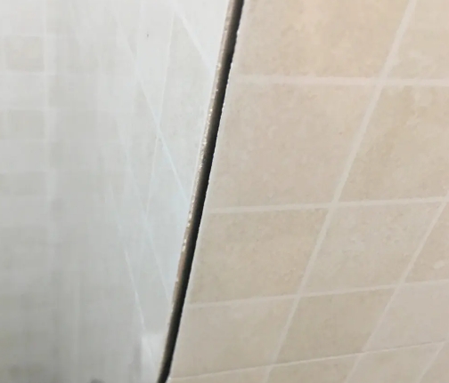 漳平瓷砖空鼓维修公司分享阳台瓷砖脱落的修复过程可以分为以下几个步骤
